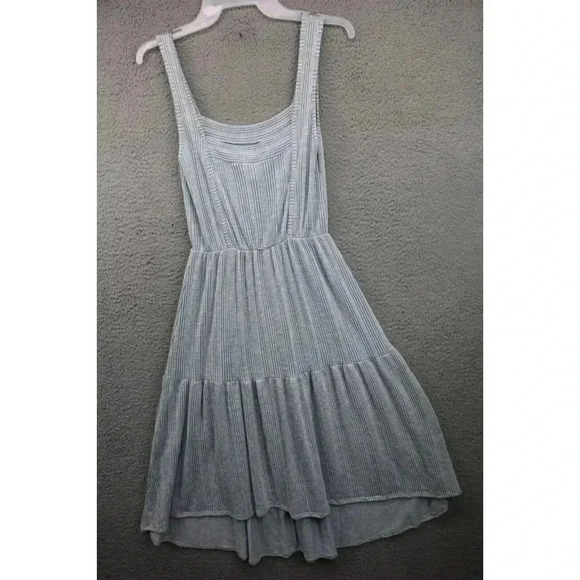 Caution to the Wind Sleeveless Tiered Midi Dress-Size Medium Jrs. - Picture 7 of 9